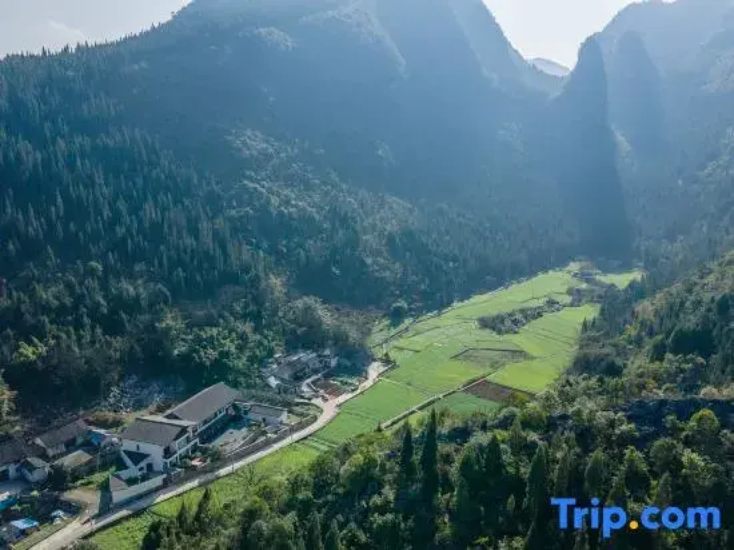 Yifangxi Hot Spring Hotel (Xianahei Branch, Wanfenglin Scenic Area)