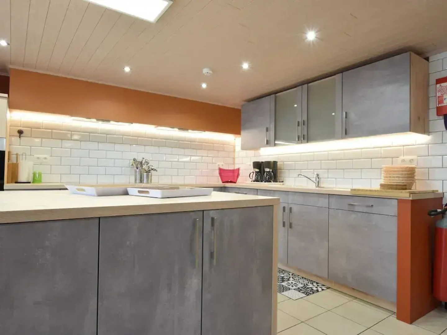 Luxury House with Indoor Pool, Sauna, Hot Tub