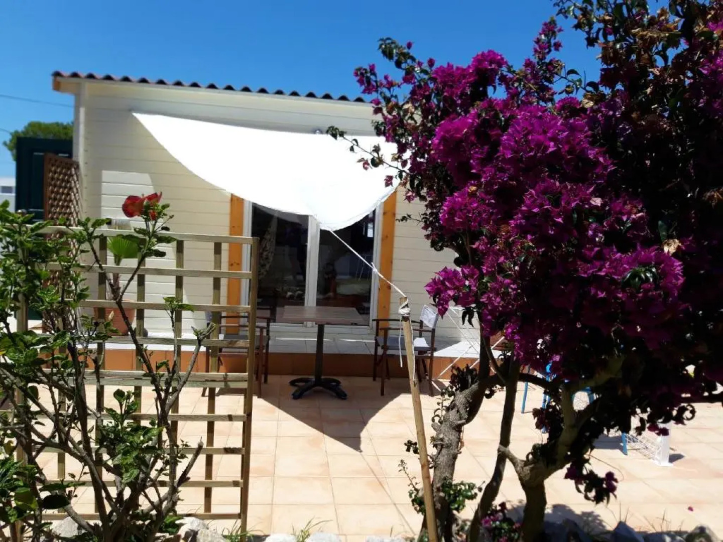 Ideal Summer cabin 1 km from arrifana beach