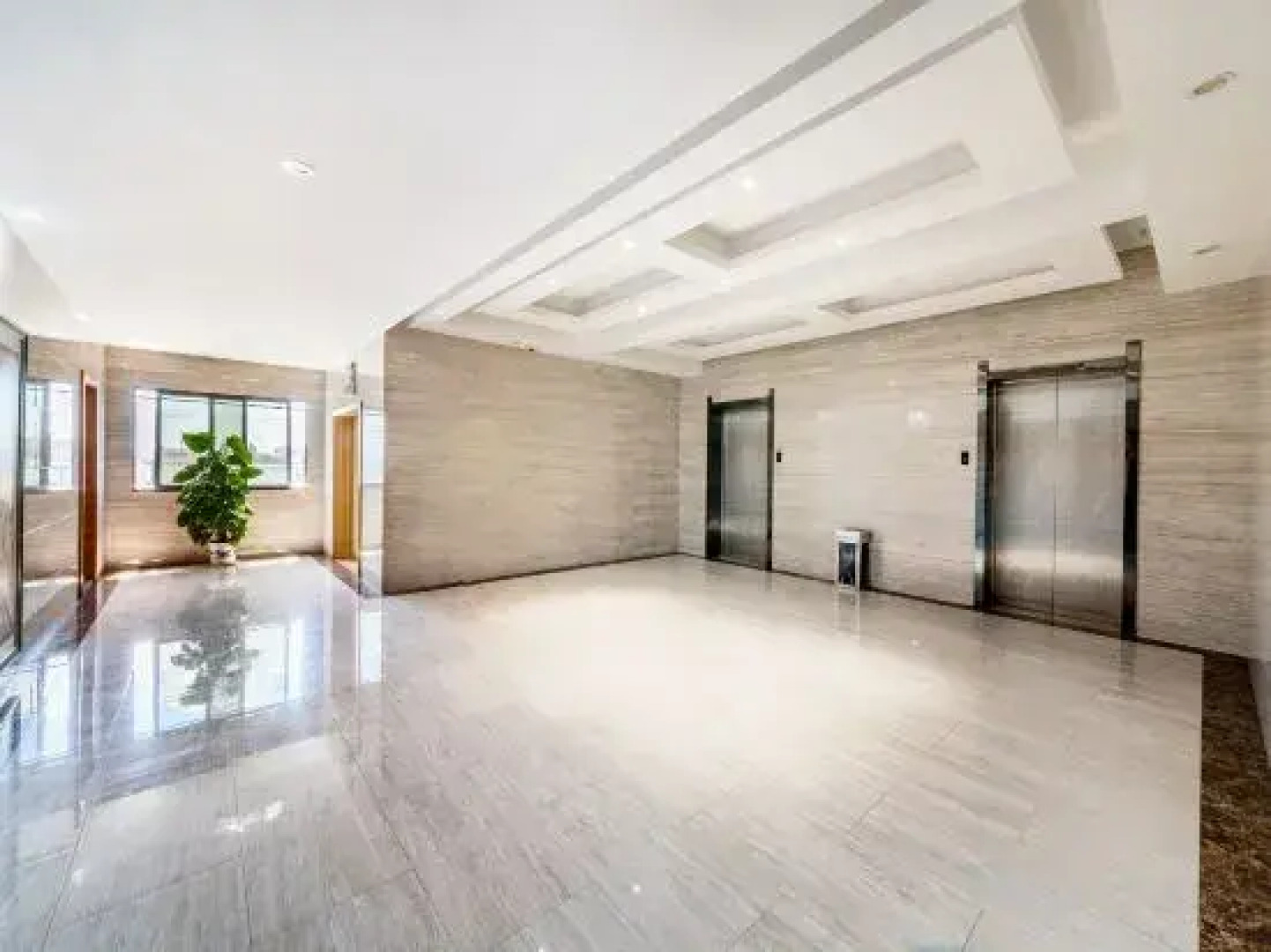 Sanyuan Hotel (Zixing Dongjiang Lake)