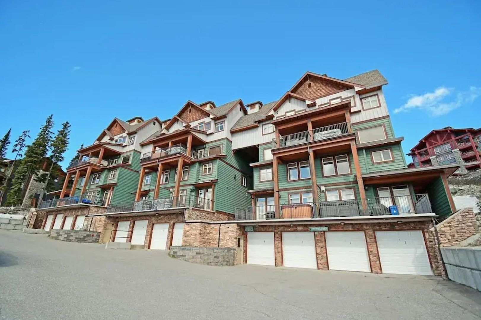 Towering Pines Chalet - Comfortable and Cozy Chalet with Spectacular Views