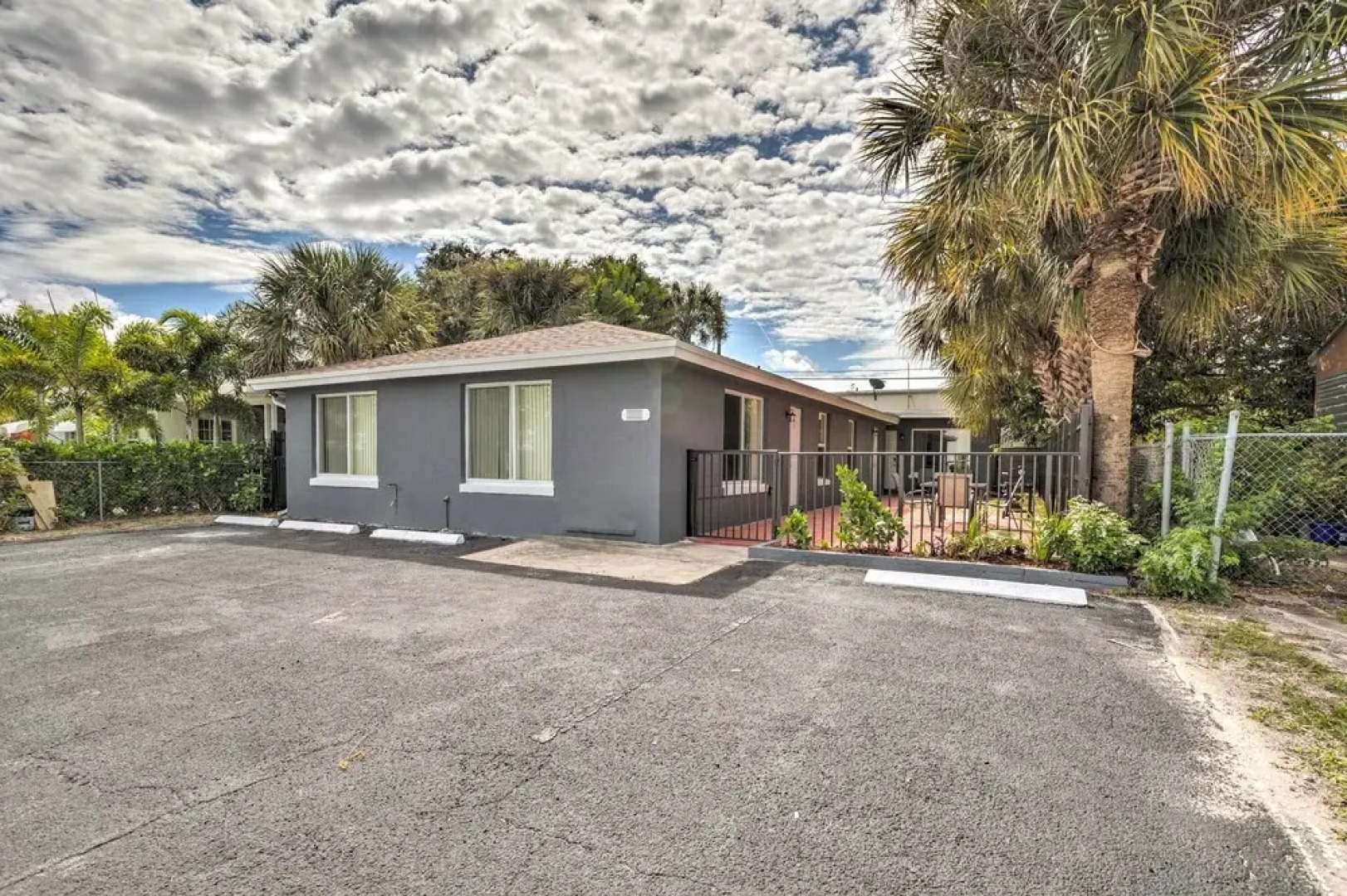 Turquoise Escape ~ 1 Mi to Sailfish Marina!