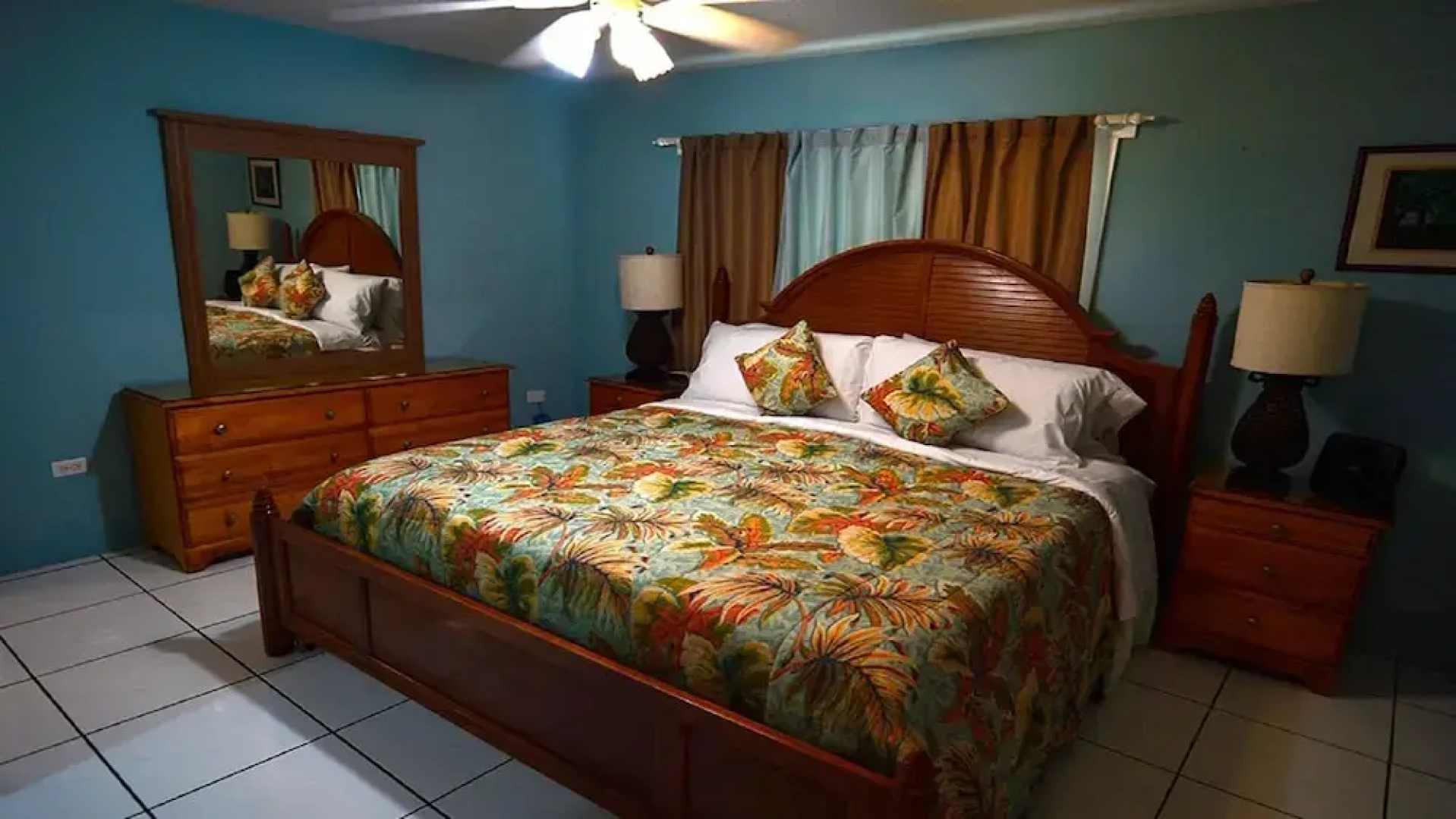 Buttonwood Apartment