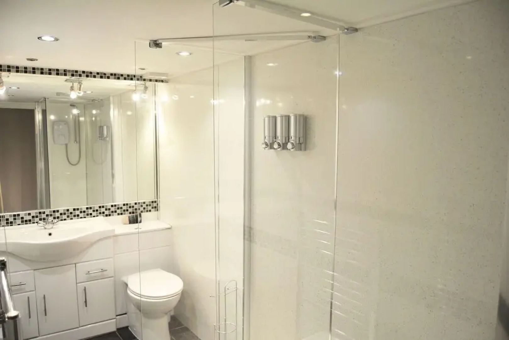 A spacious barn conversion with charming features near Looe