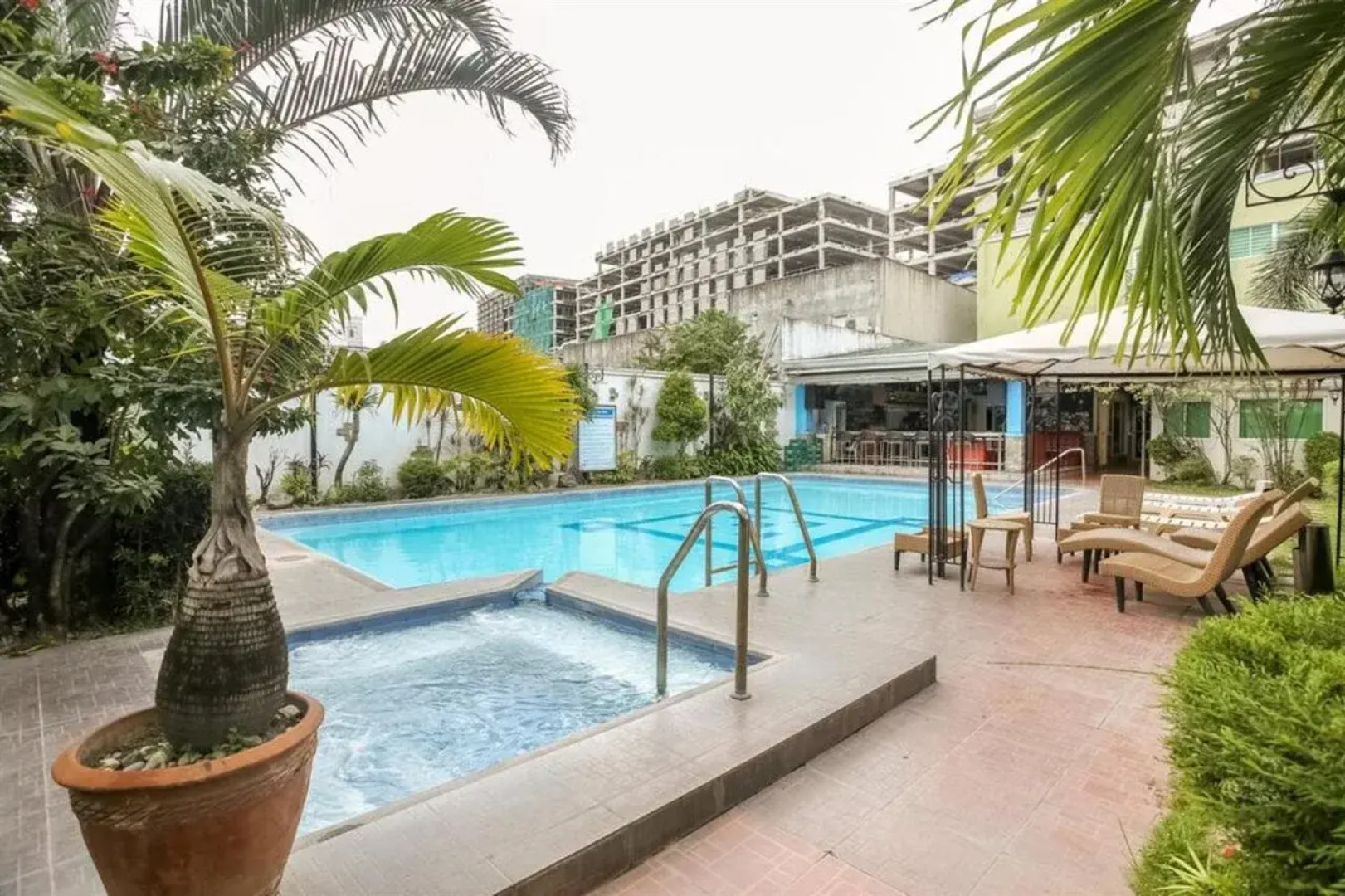 OYO 252 Hotel Euroasia (Vaccinated Staff)