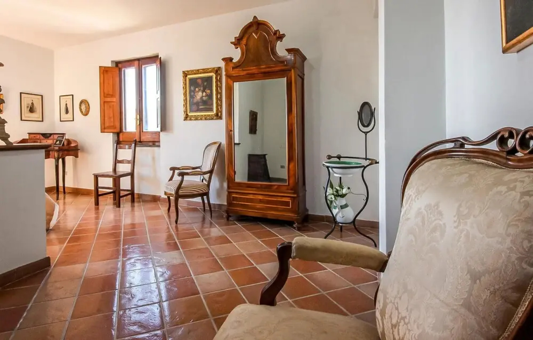 Nice Home in Caserta Vecchia With Wifi and 5 Bedrooms