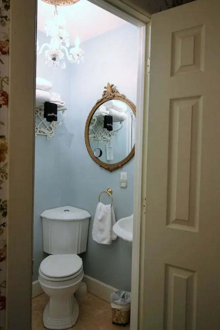 The Inn on Holly Bed and Breakfast