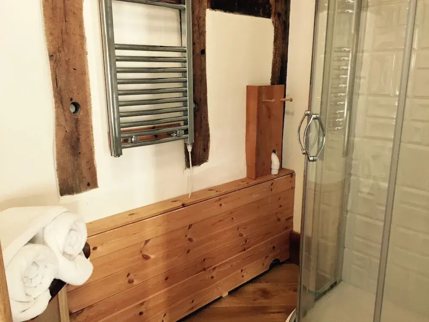 Rooms at no Three, Chameleon House