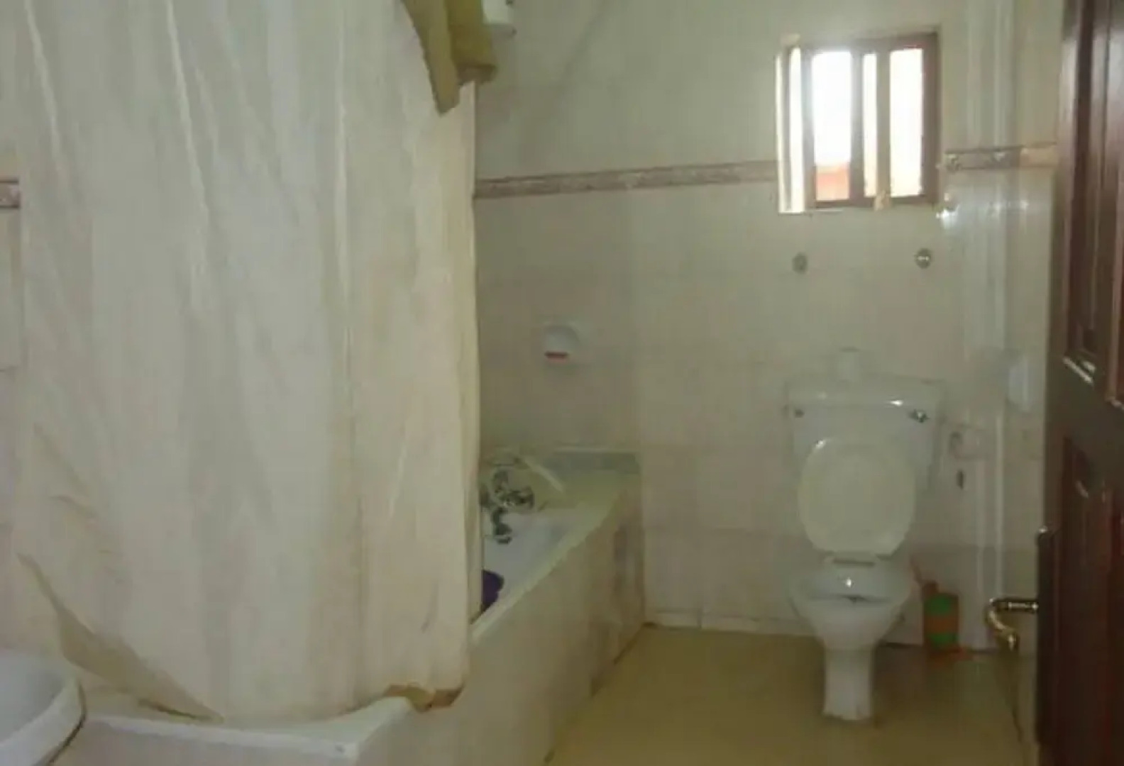 Choice Gate Hotel and Suites