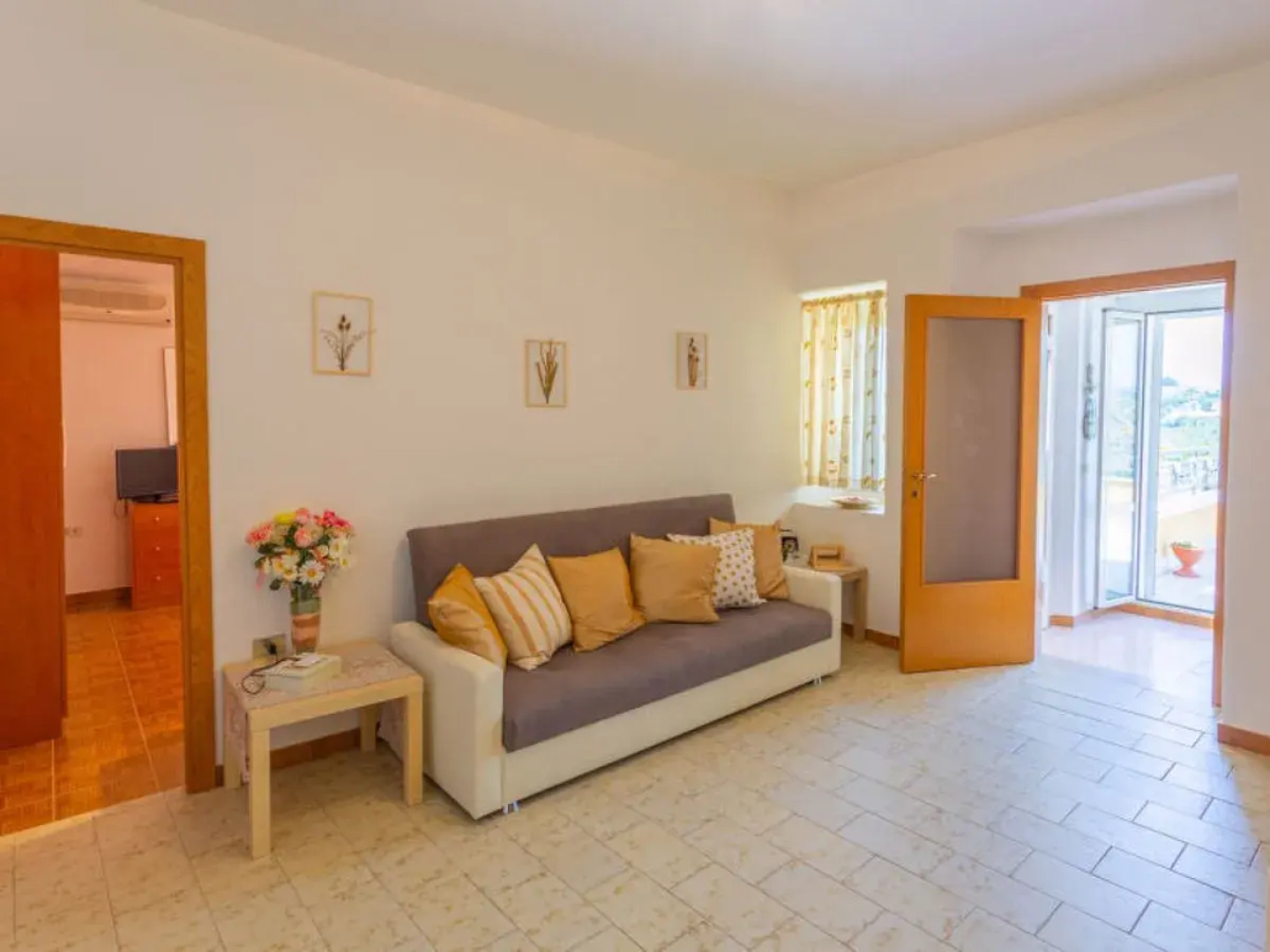 House Erika Ripatransone