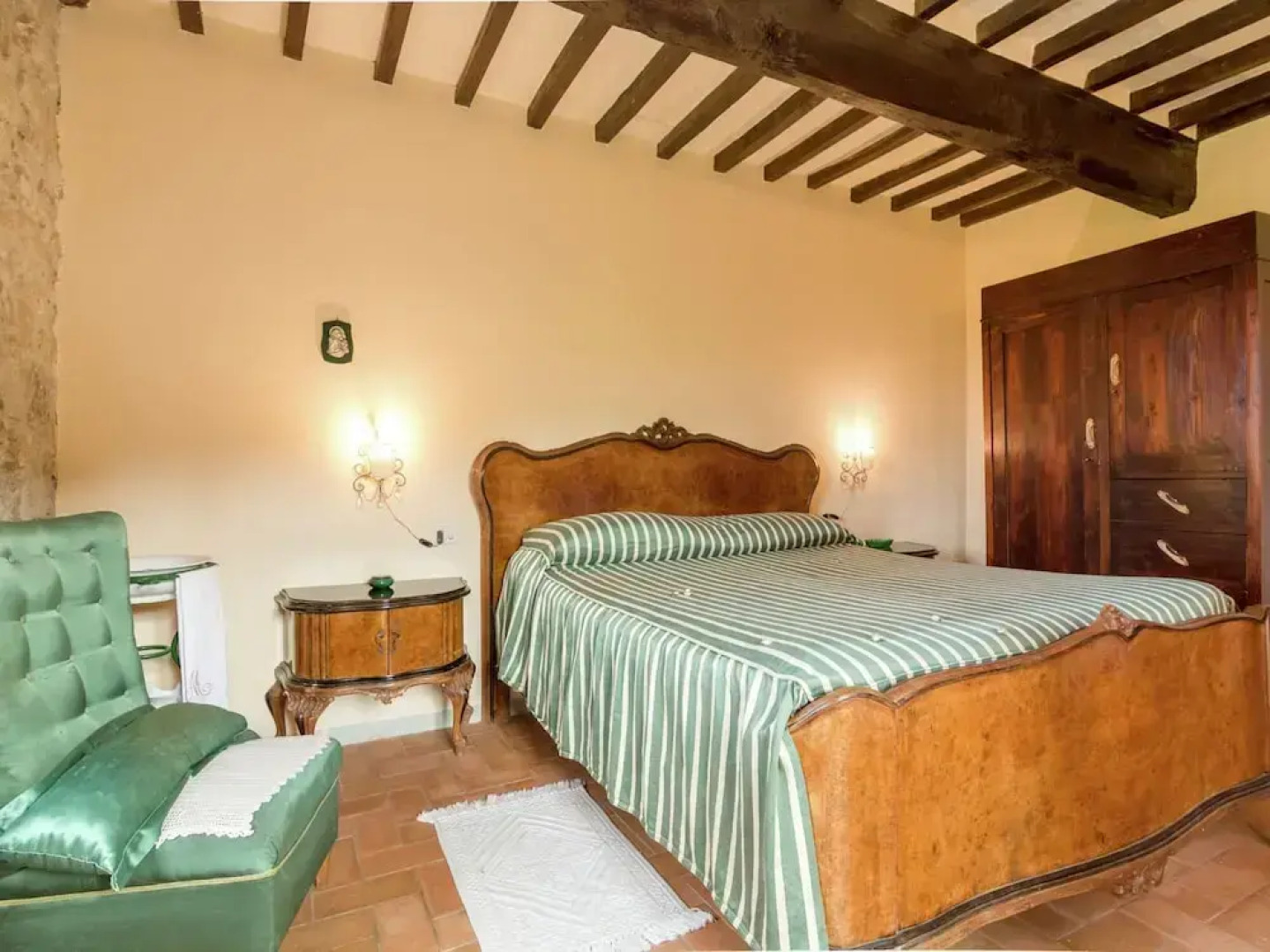 Rustic Comfort With Modern Touch