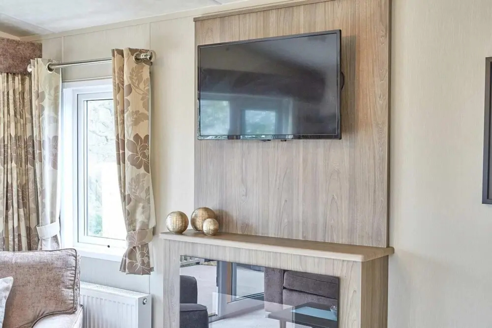 Host Stay Butterfly Lodge