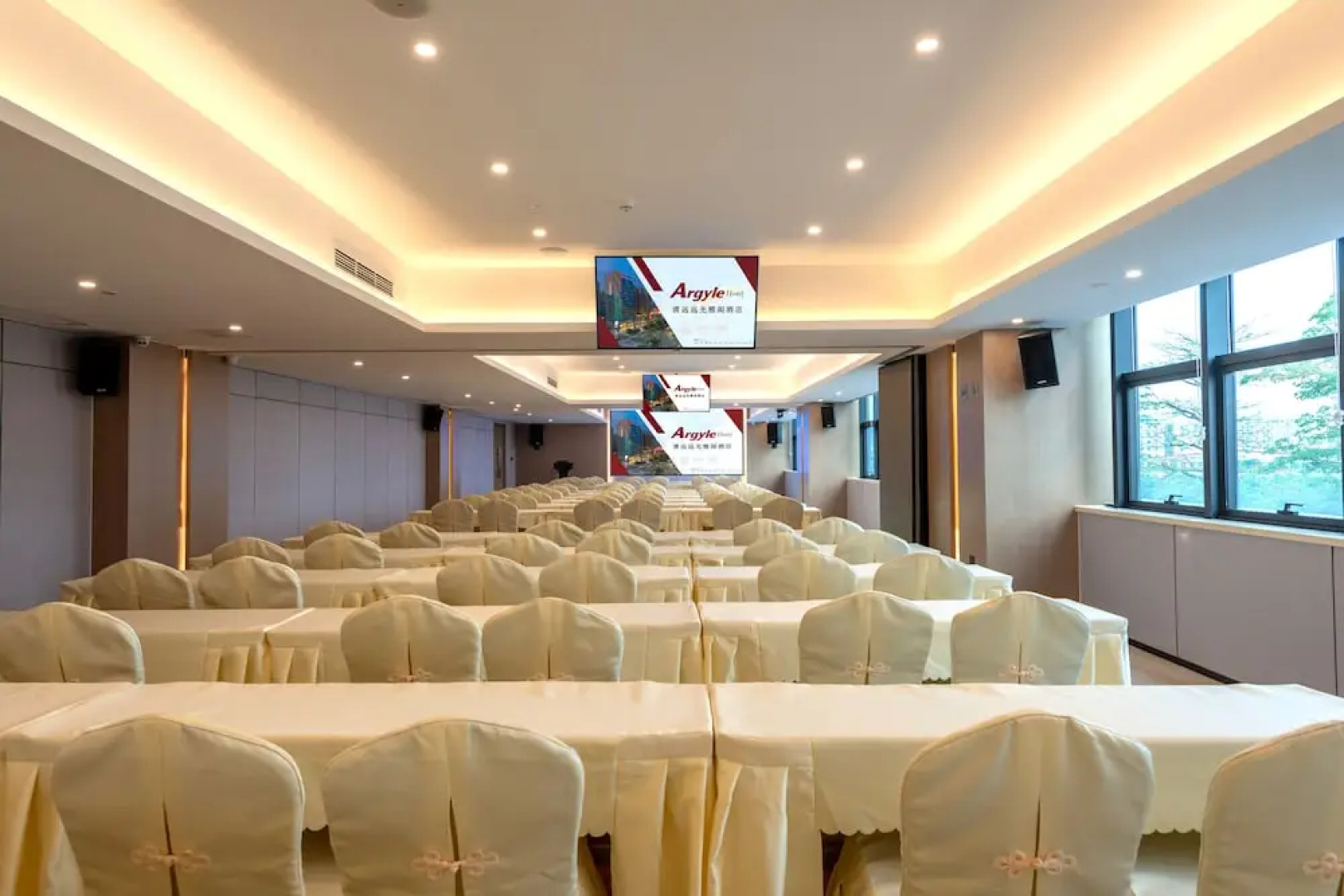 Qingyuan Yuanguang Argyle Hotel