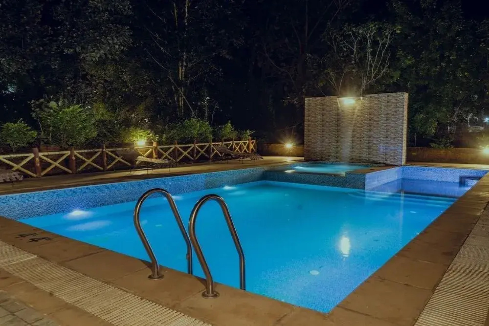 Treebo Premium Mowgli's Den, Pench