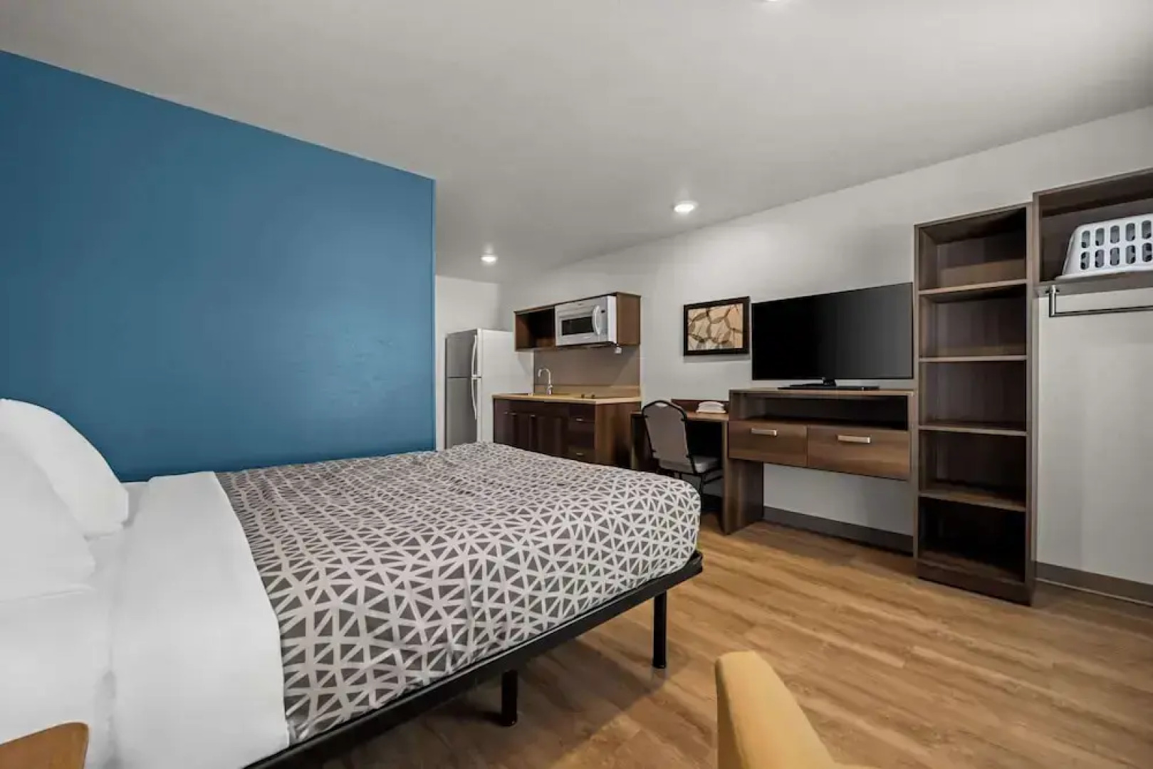 Woodspring Suites Loves Park Rockford