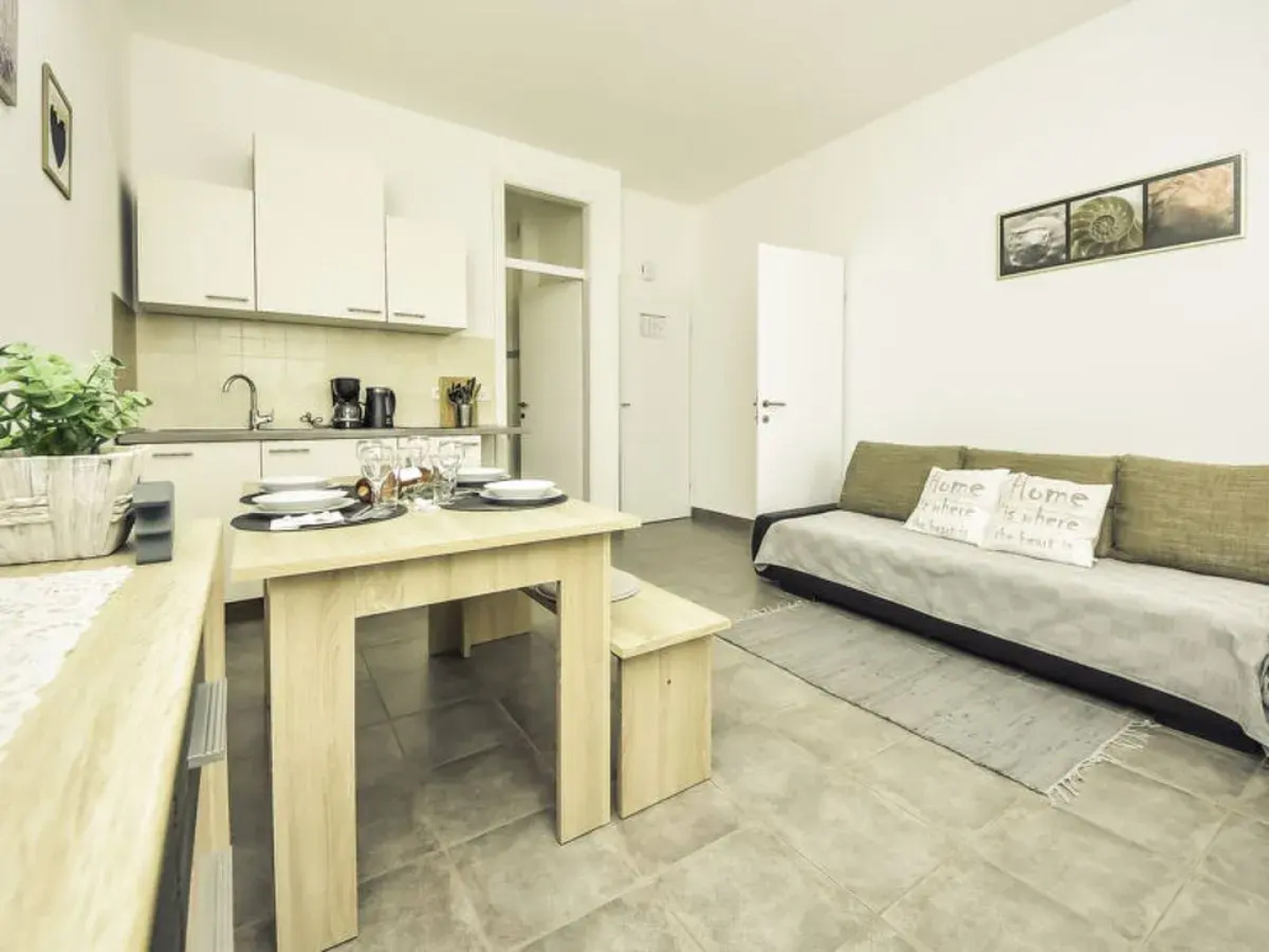 Apartment Snježana Karlobag 28539