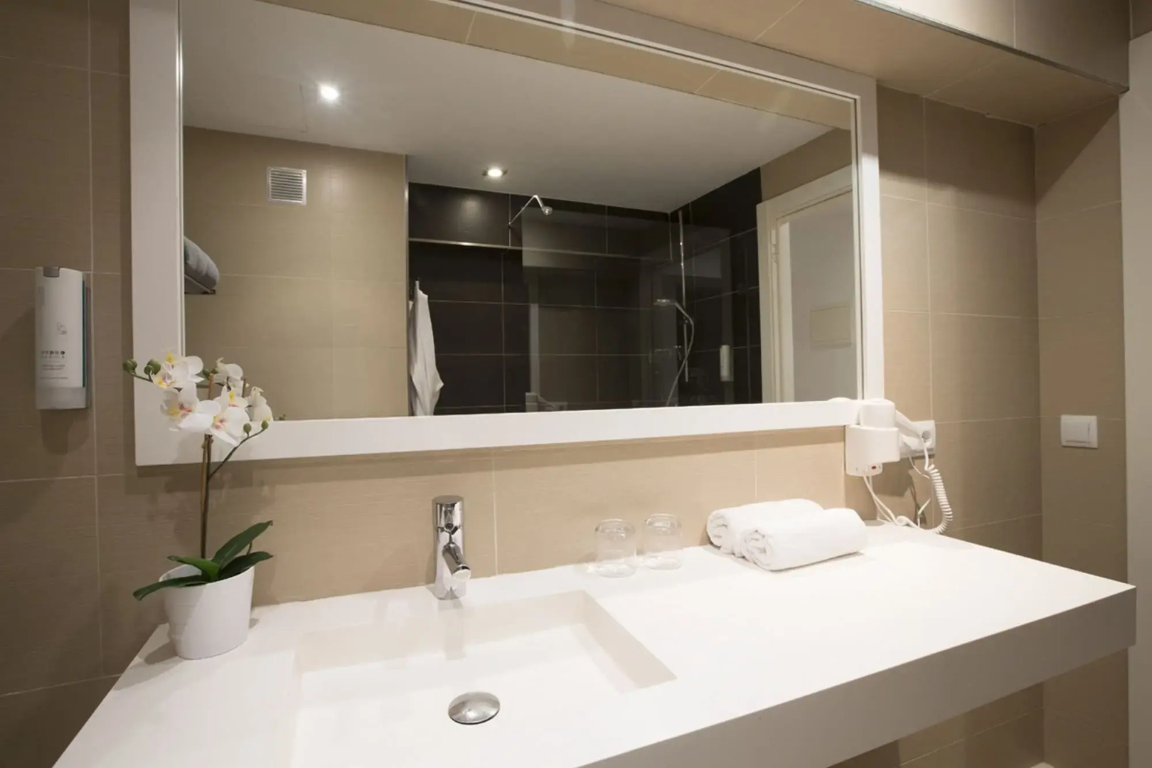 Las Gaviotas Suites Hotel