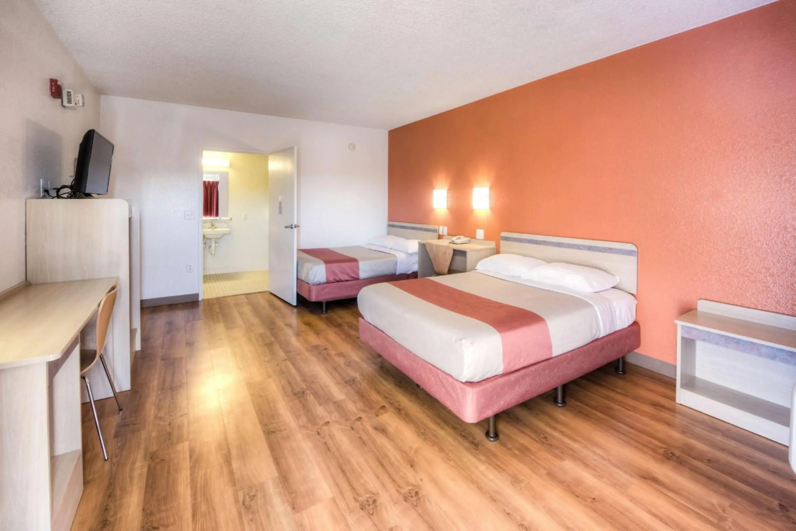 Motel 6 Niantic, CT - New London