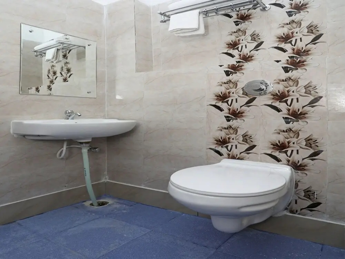 OYO 14868 Hotel Priyadarshini