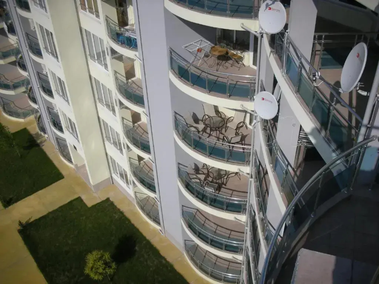 Oasis Suites Apartments and Studios