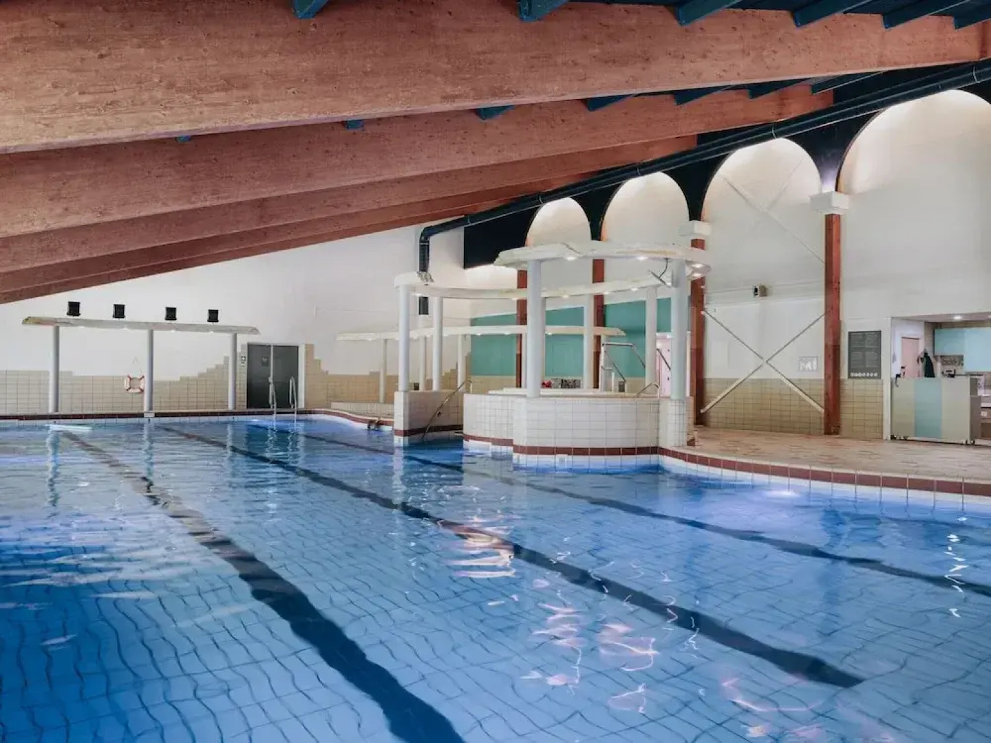 Restyled Holiday Home with Fireplace near Beach