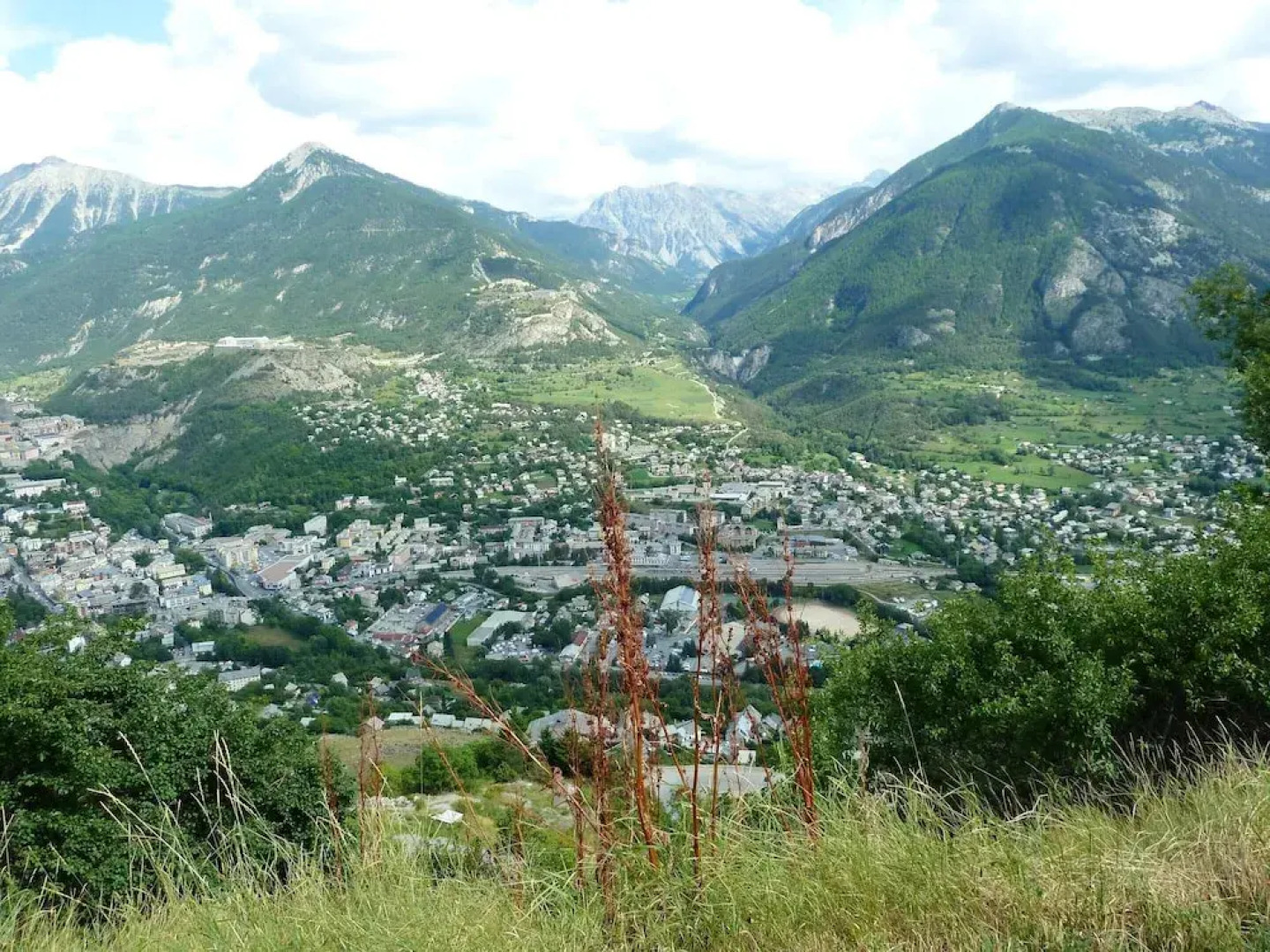 Apartment With one Bedroom in Briançon, With Wonderful Mountain View and Furnished Garden