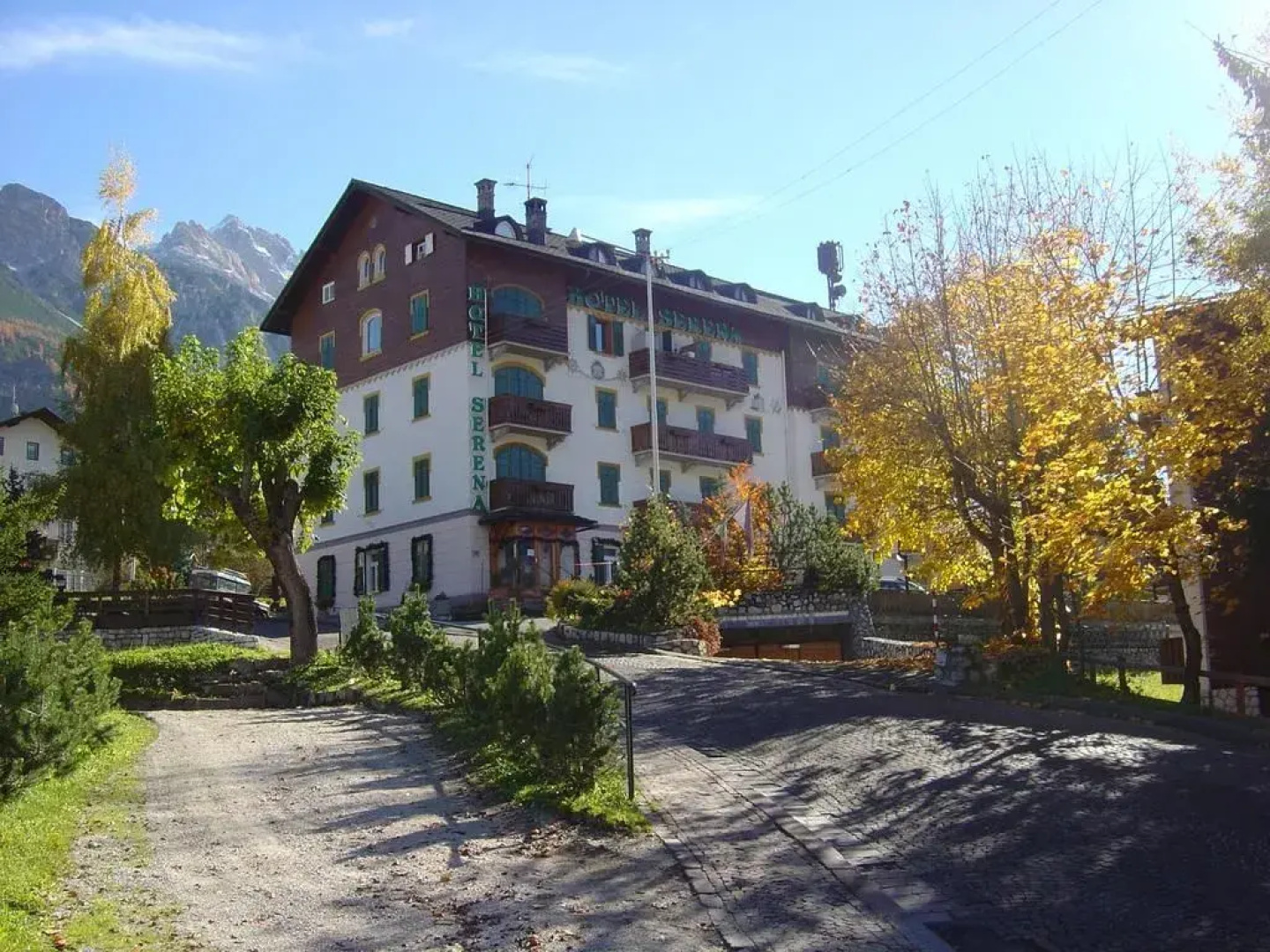 Hotel Serena