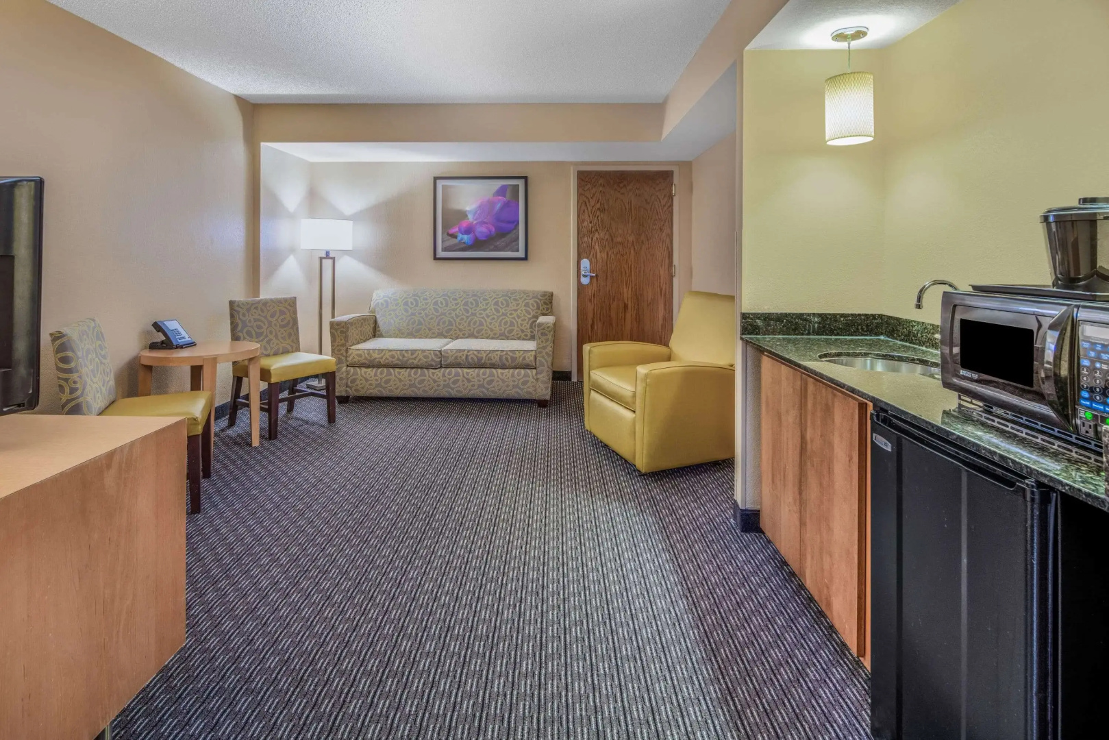 La Quinta Inn & Suites by Wyndham Naples Downtown