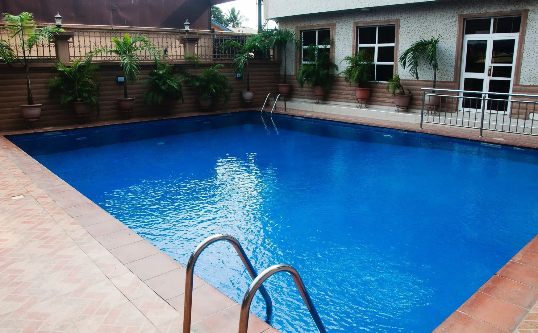 D'Palms Airport Hotel