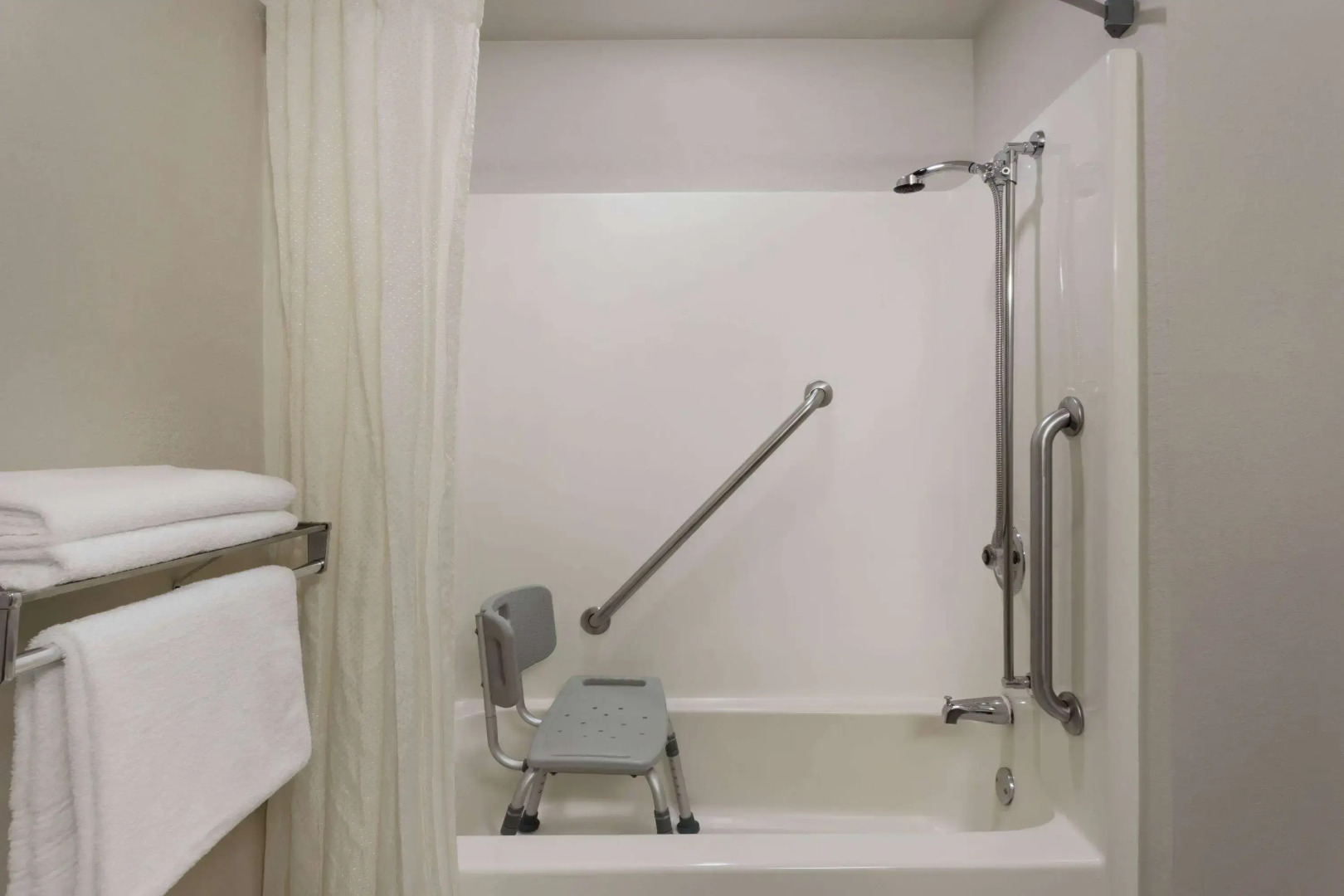 Super 8 by Wyndham Madison South