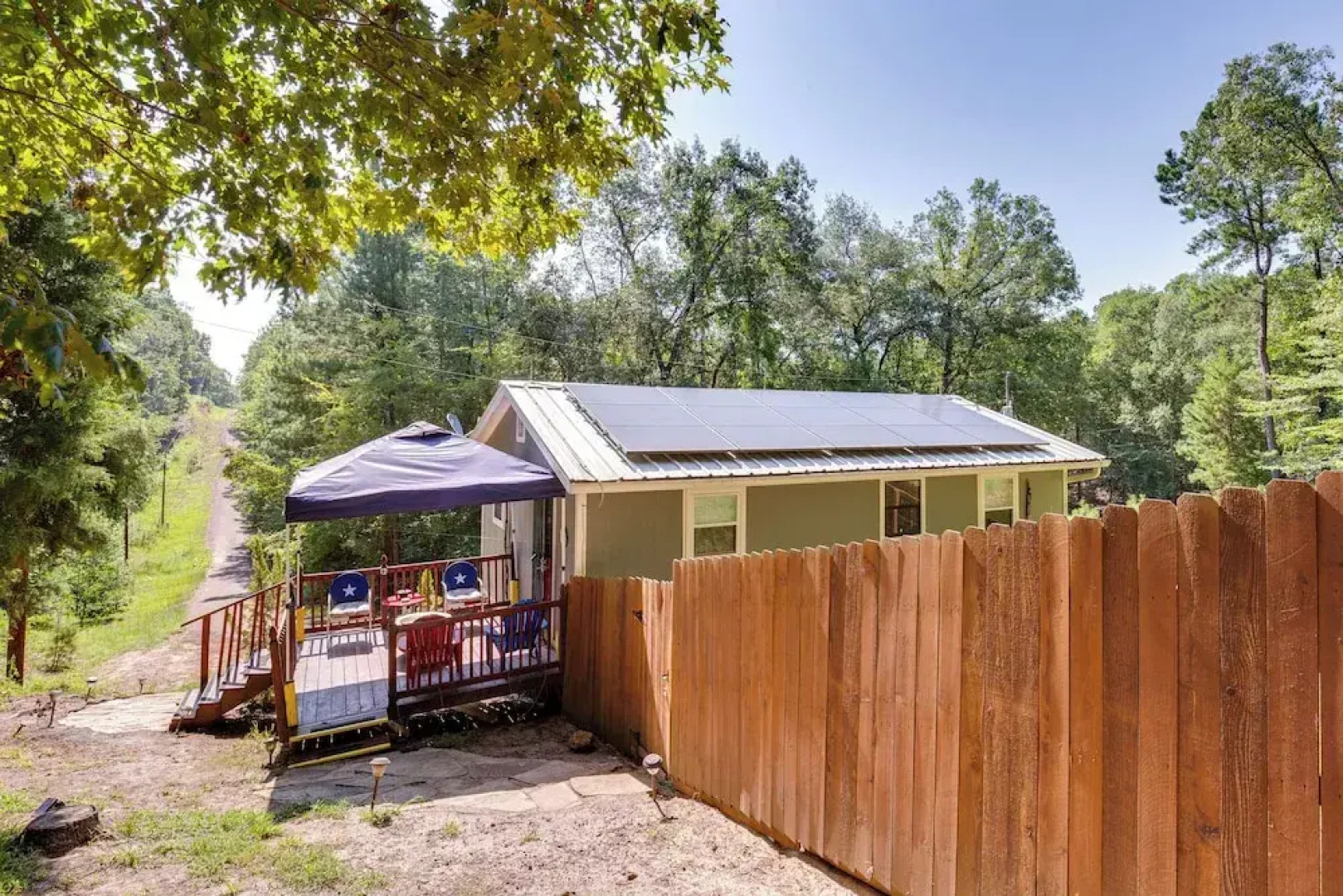 Secluded Avinger Cabin < 1 Mi to Lake O' The Pines