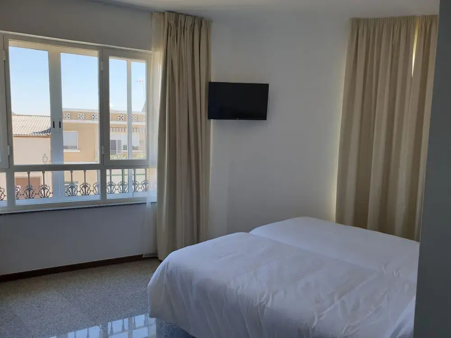 Mesón-Hostal La Cabaña