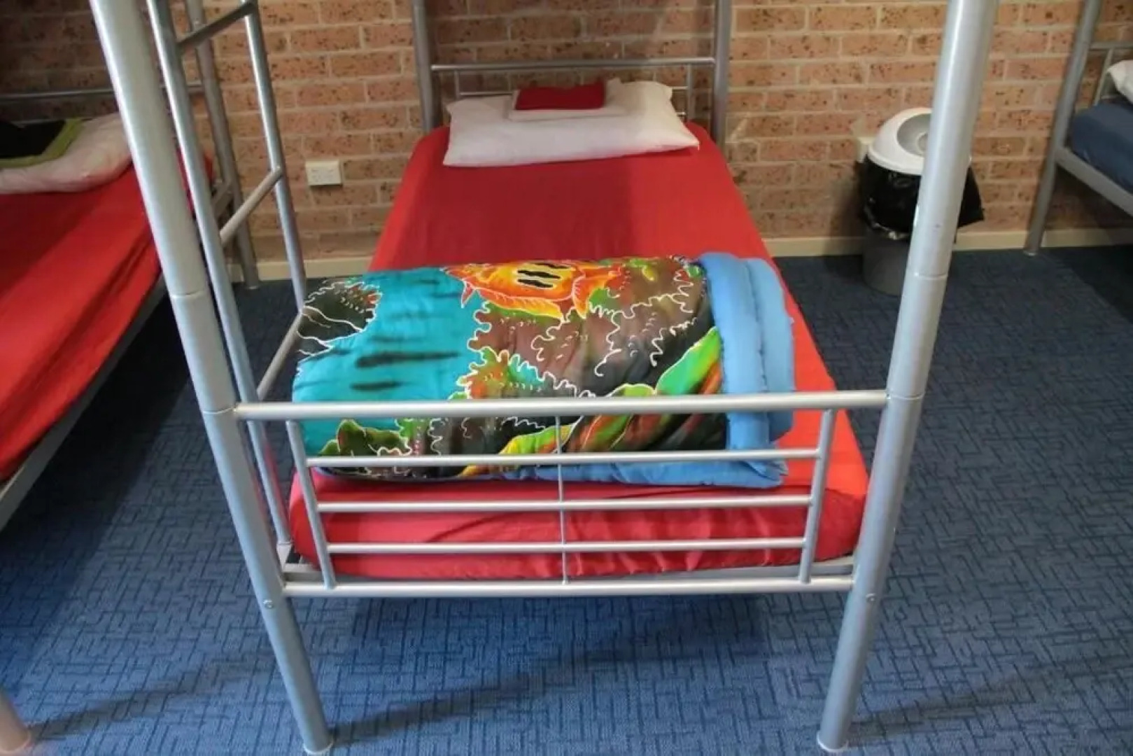 The Entrance Backpackers - Hostel