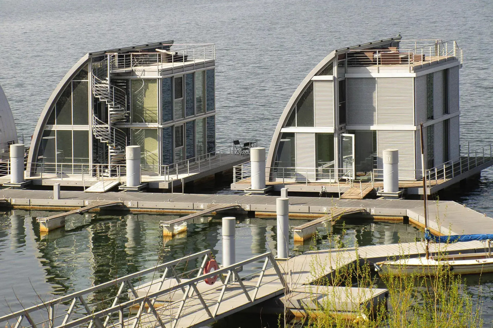 Apartment in a floating house on the Geierswalder See