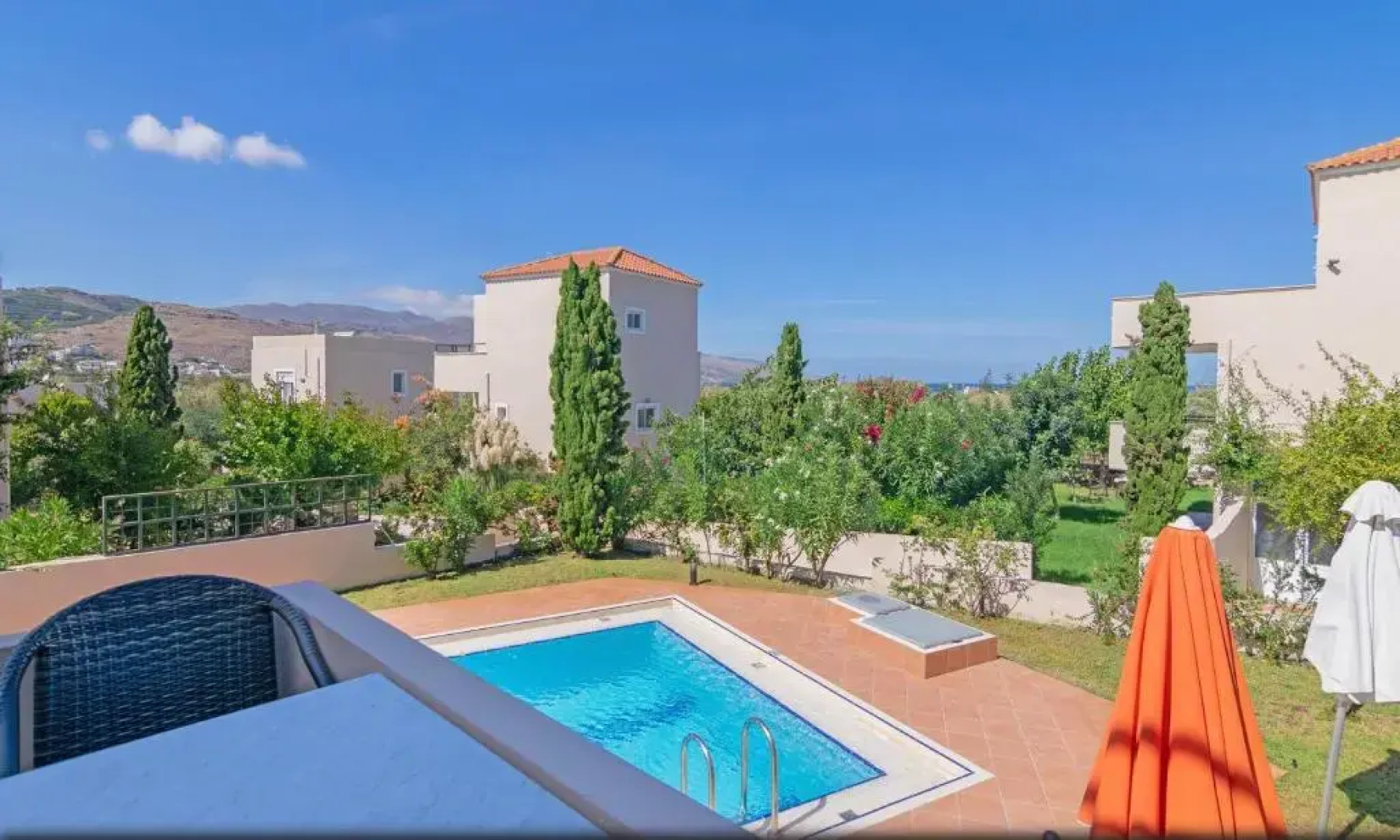 Selini Villas with private pool 10 minutes walking from the beach