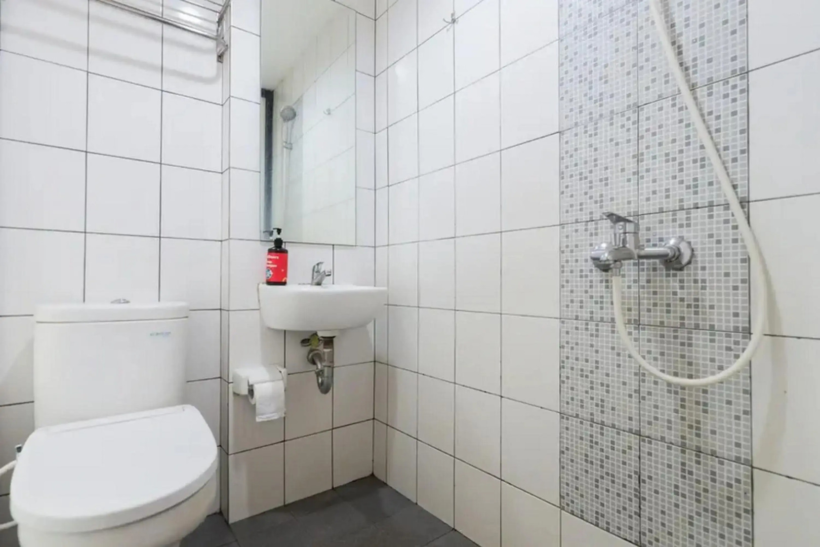 RedDoorz Plus near ICE BSD 2