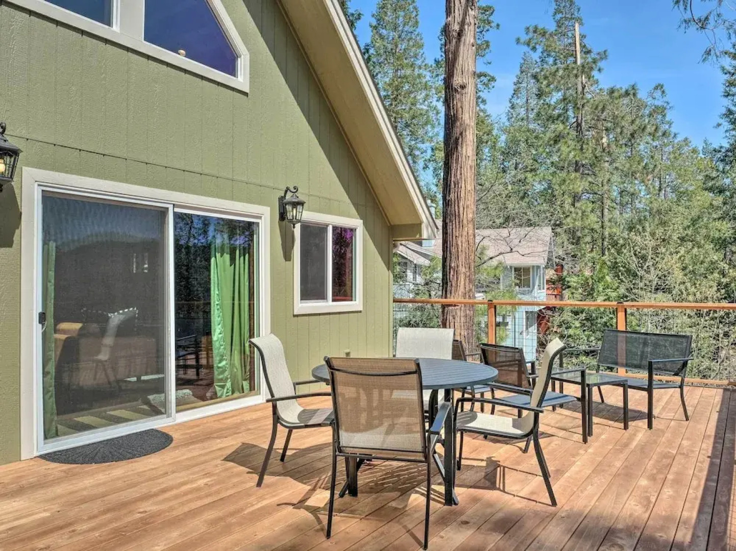 Luxury Retreat: Custom Mi-wuk Village Cabin!