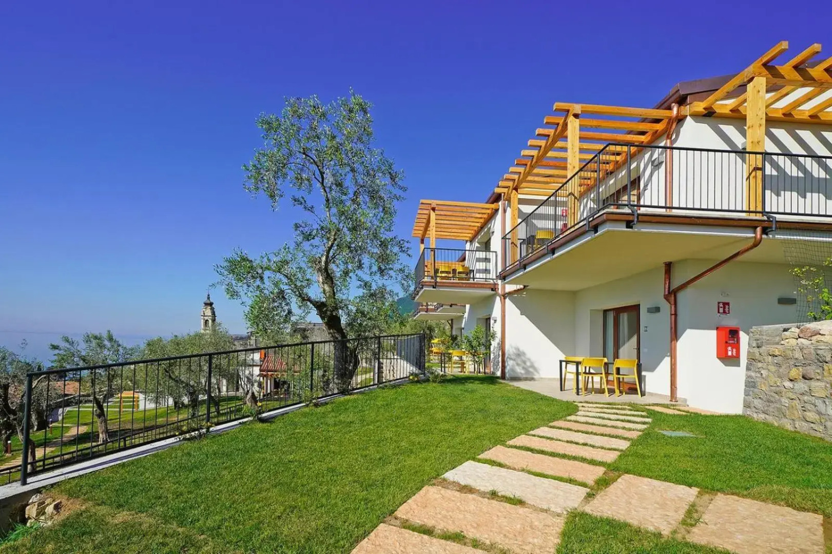 Residence Dany Appartamenti Con Cucina Vista Lago Piscina E Parcheggio