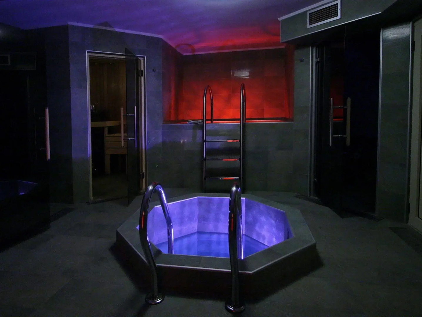 Greek Pride Cronwell Rahoni