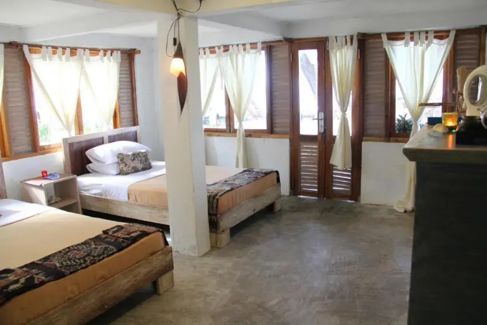 Cemara Beachfront Suite