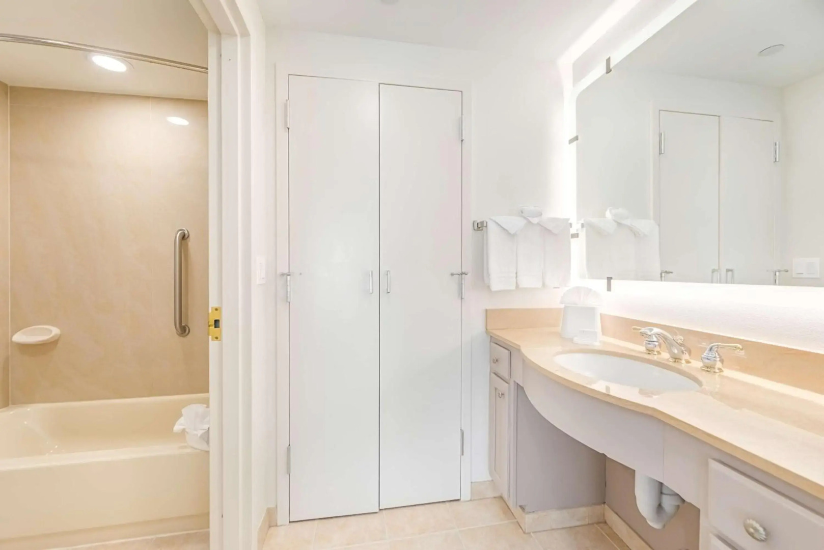 Homewood Suites by Hilton East Rutherford - Meadowlands