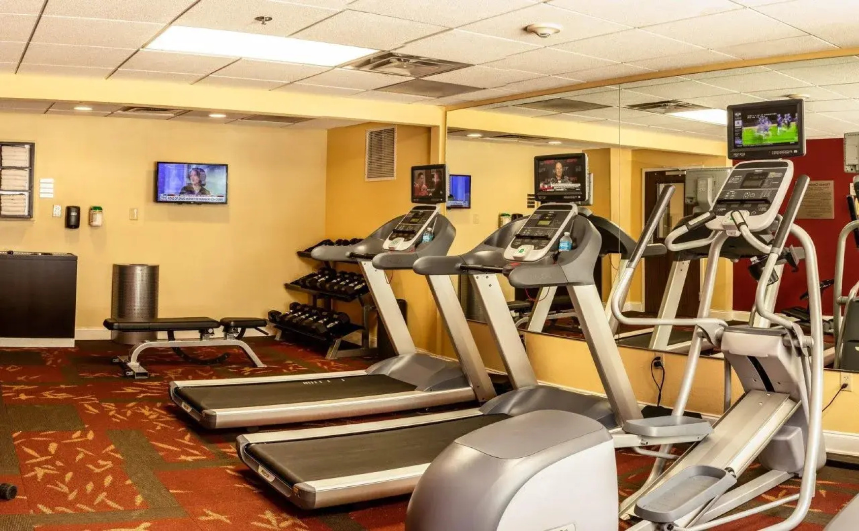 Courtyard by Marriott - Naples