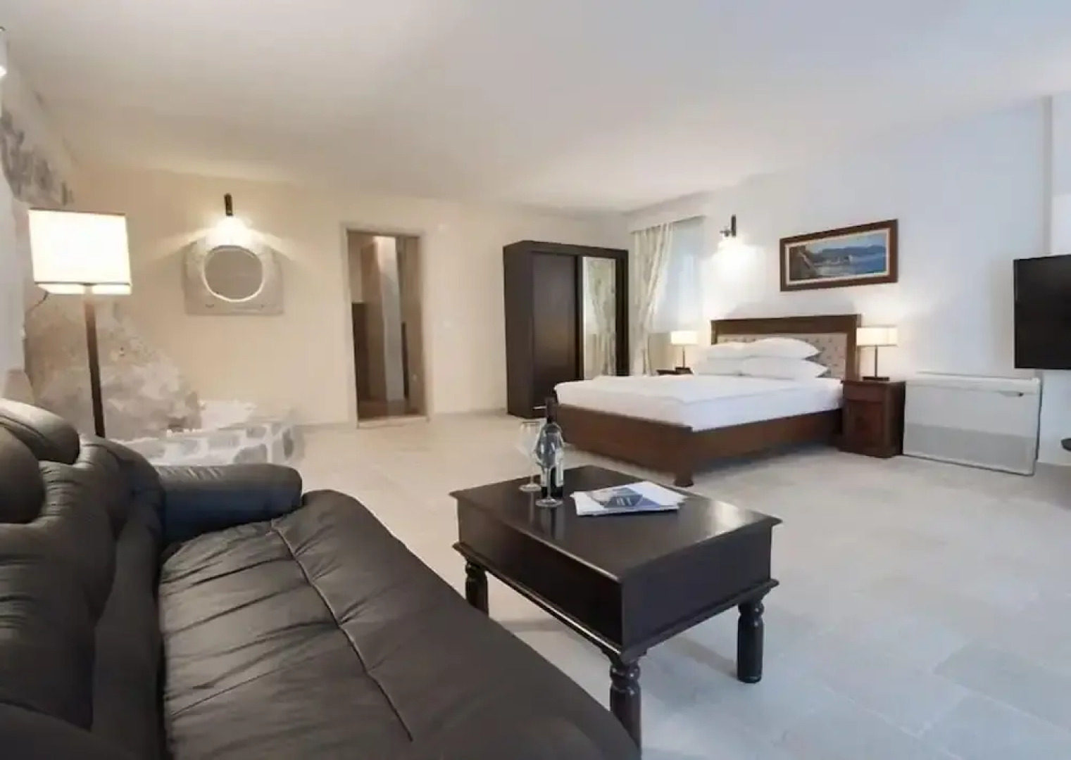 Conte Hotel & Restaurant