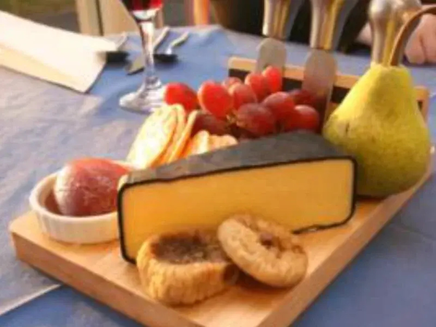 Regatta Point Tavern & Holiday Villas