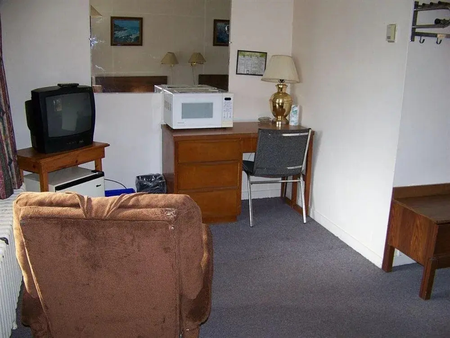 Dolan's Motel