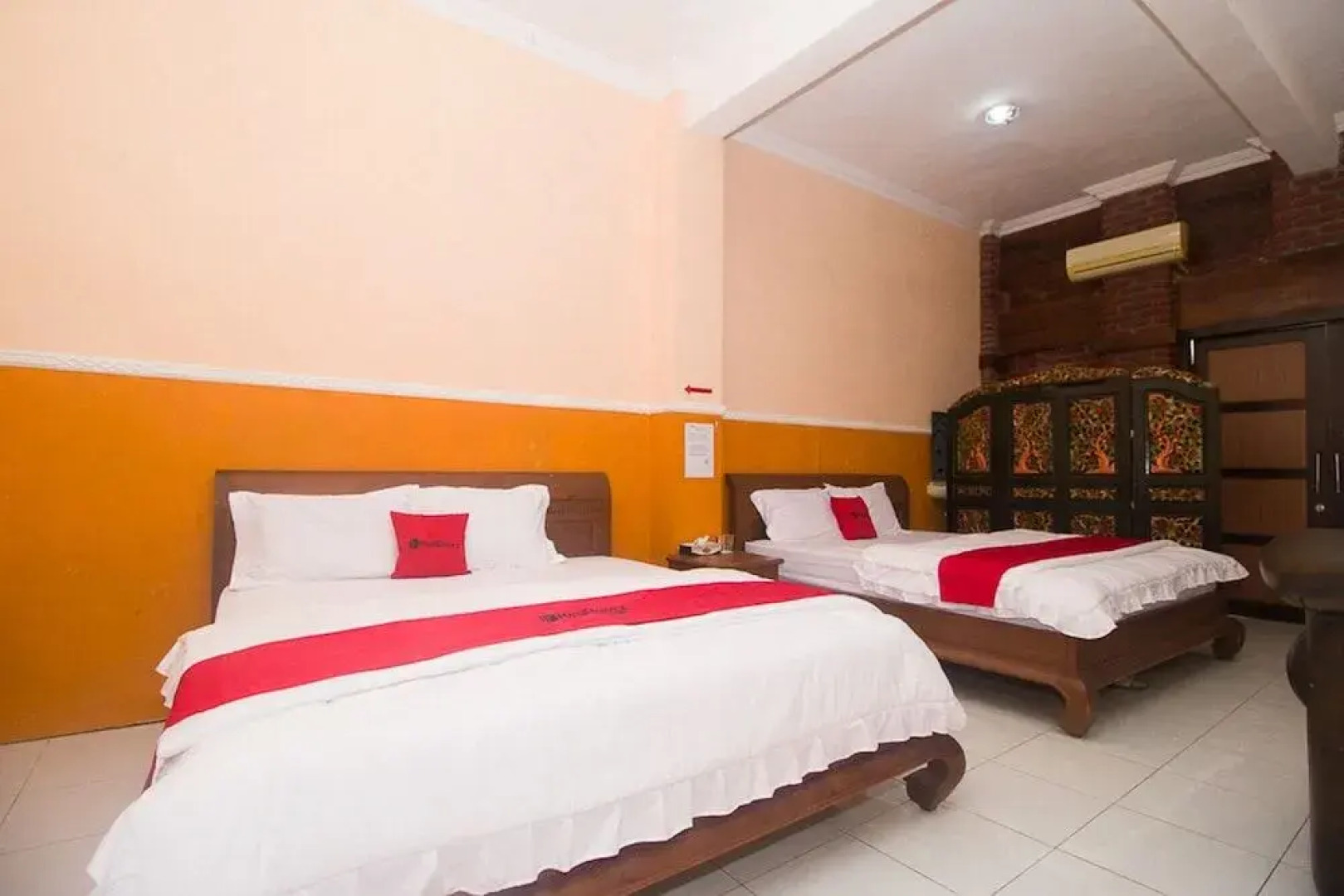 RedDoorz Syariah near Keraton Sumenep