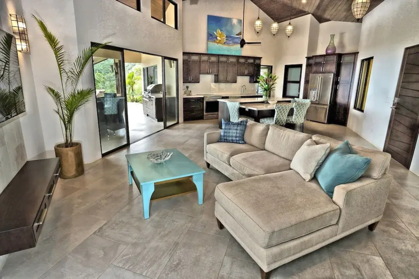 Golden Pineapple Villas