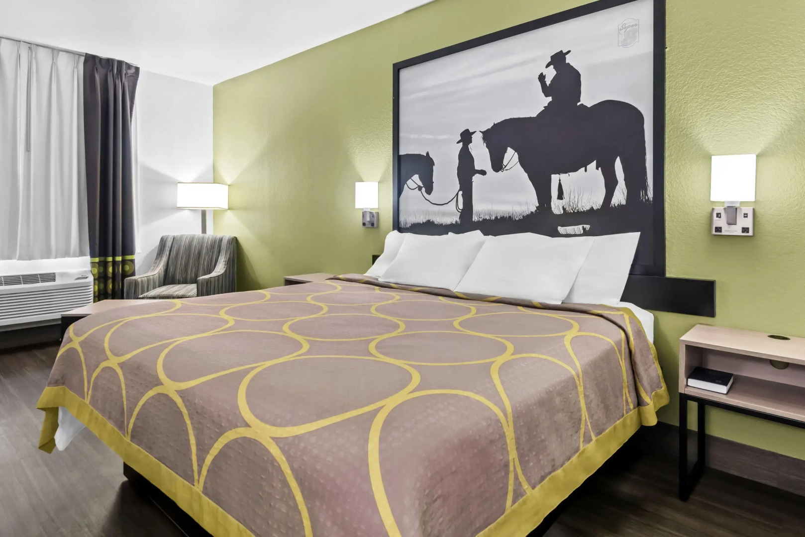 Super 8 by Wyndham Weatherford