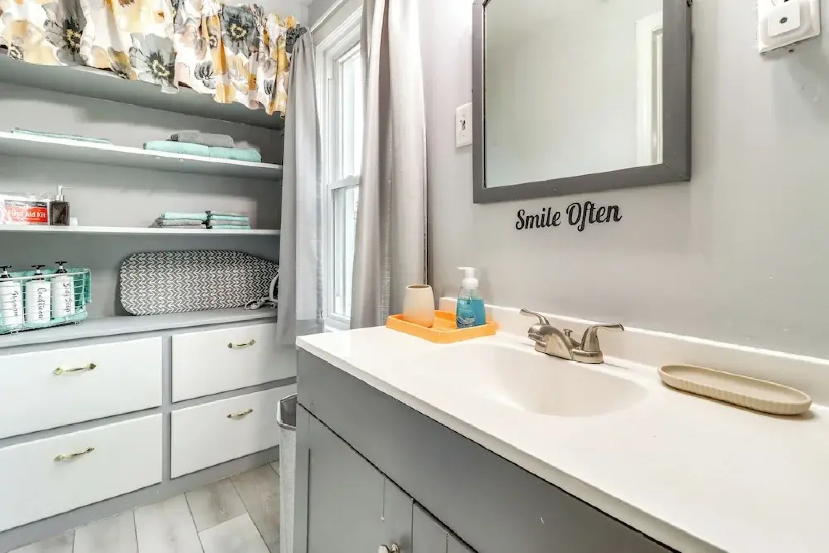 Walk to Adrian College: Family Home in Michigan