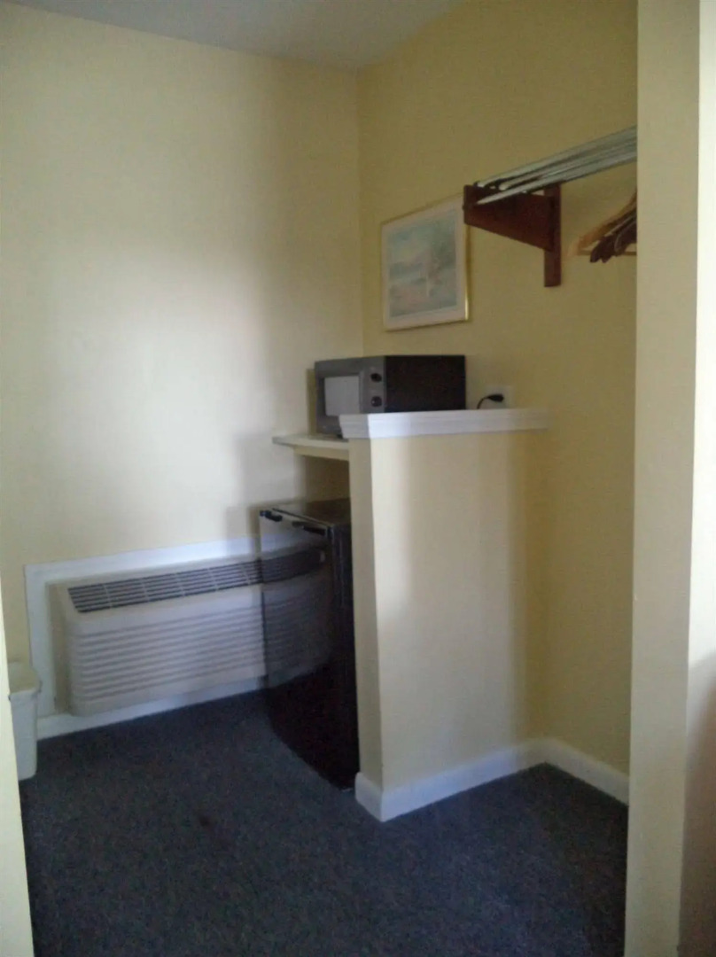 The Weathervane Motel